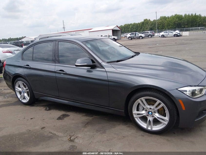 BMW 330i 2016 фото 4