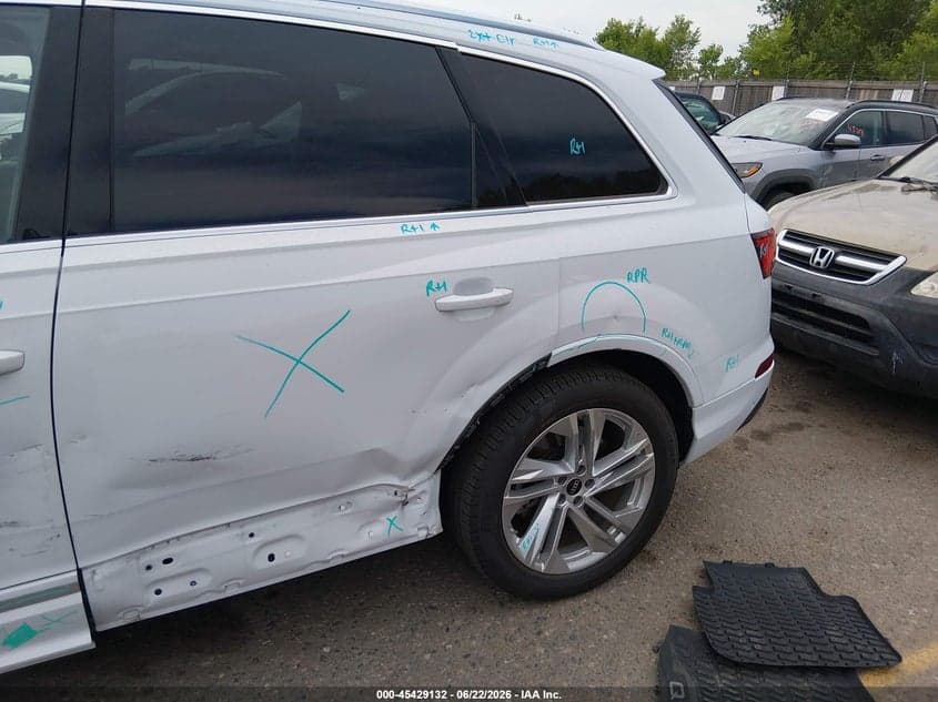 AUDI Q7 Premium Plus 55 Tfsi Quattro Tiptronic 2022 фото 4